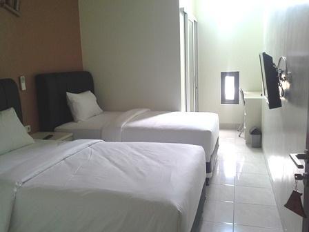 Guest Room Near Pasteur Бандунг Экстерьер фото