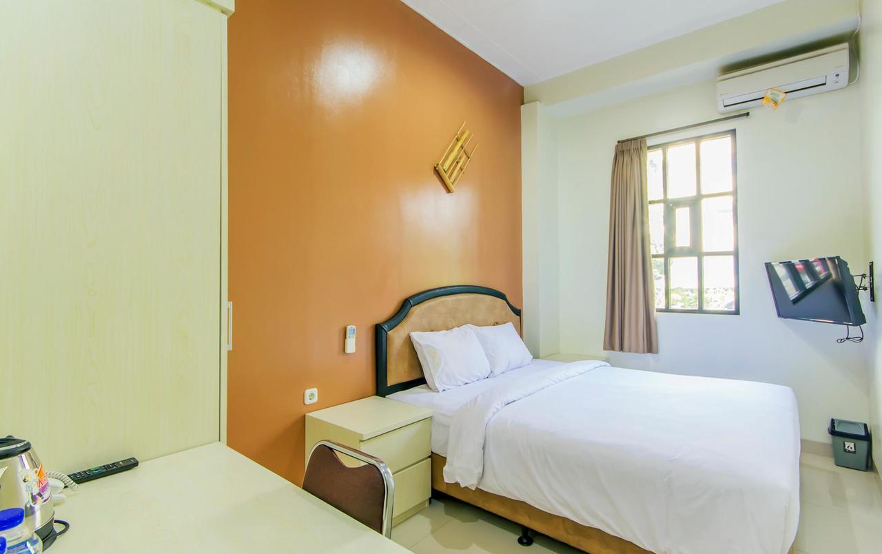 Guest Room Near Pasteur Бандунг Экстерьер фото