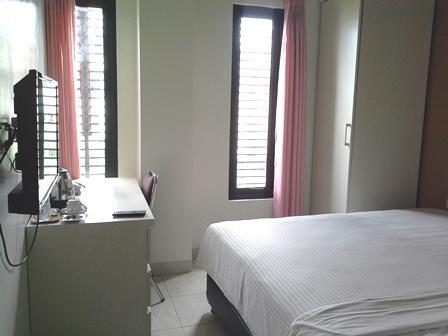 Guest Room Near Pasteur Бандунг Экстерьер фото
